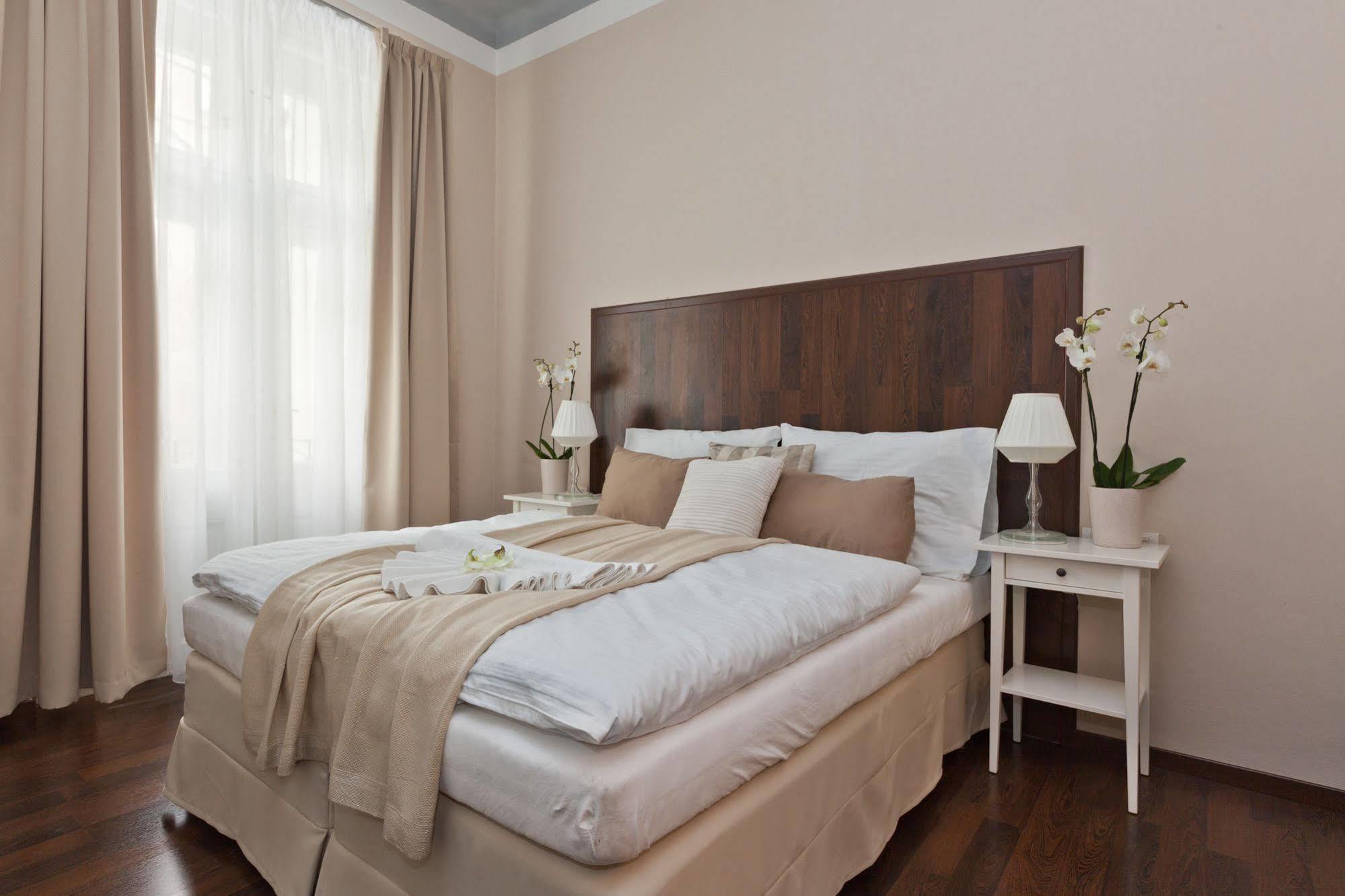 Prague Holiday Apartments Экстерьер фото